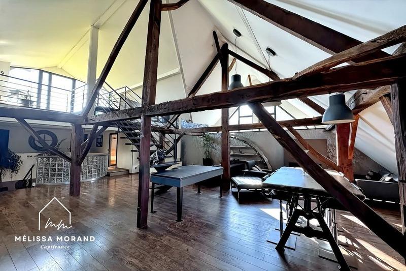 Loft - 285 m² - 5 pièces