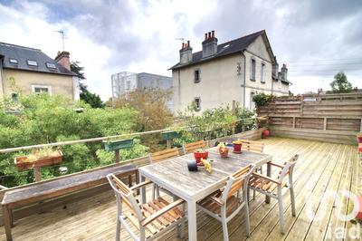 Maison - 241 m² - 12 pièces