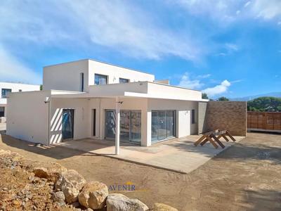 Villa - 163 m² - 6 pièces