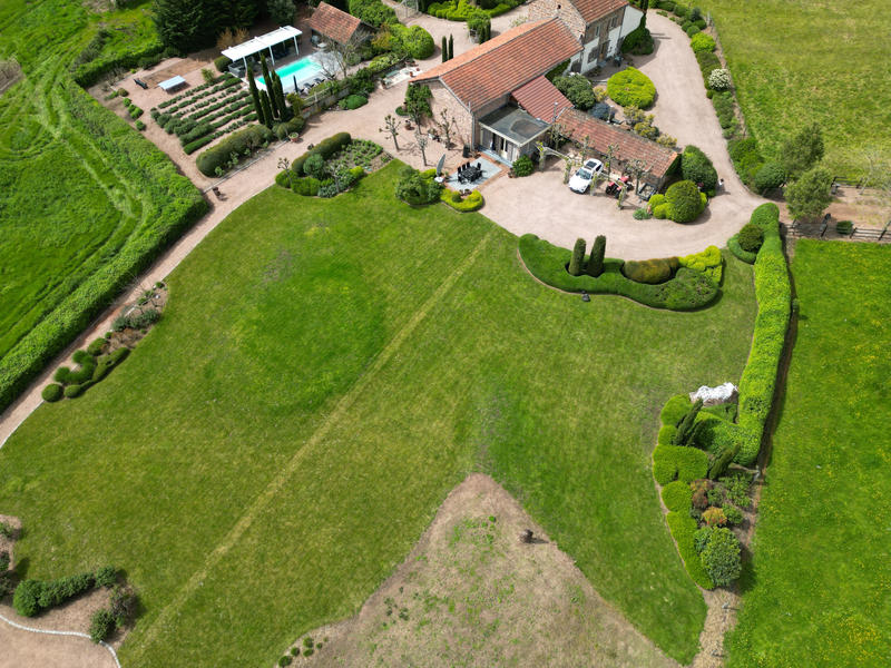 Propriété - 360 m² - 11 pièces