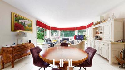 Maison - 264 m² - 8 pièces