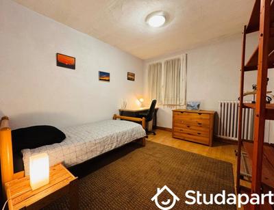 Chambre - 10 m² - 1 pièce