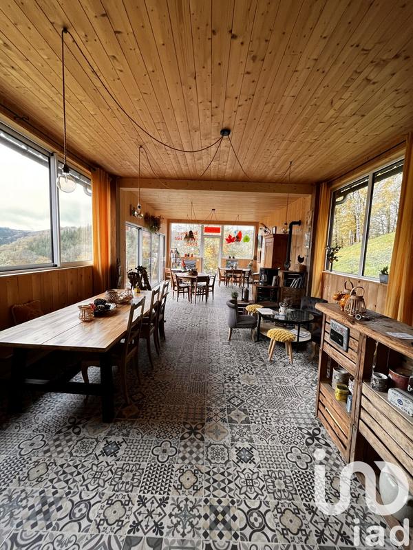 Maison - 200 m² - 10 pièces