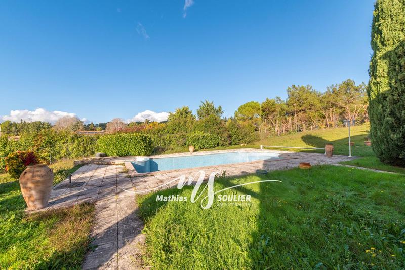 Maison - 258 m² - 8 pièces