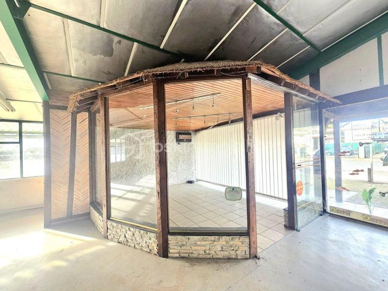 Local commercial - 825 m² - 8 pièces