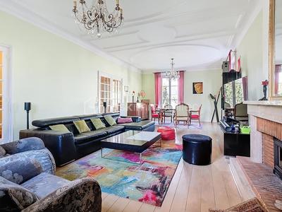 Maison - 250 m² - 7 pièces