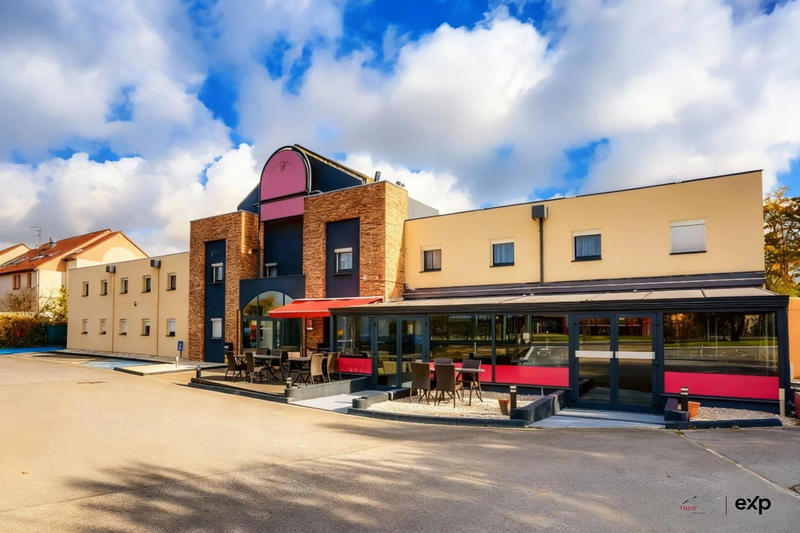 Fonds de commerce - 827 m²