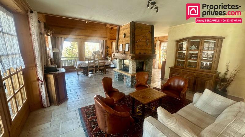 Maison - 239 m² - 8 pièces