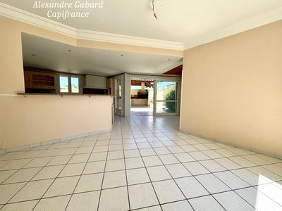 Maison - 206 m² - 9 pièces