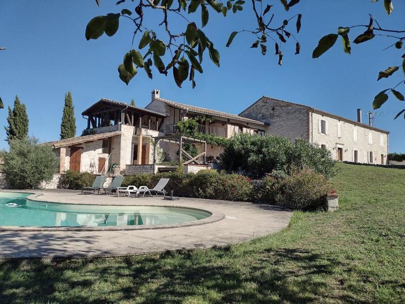 Maison en pierre - 409 m² - 10 pièces