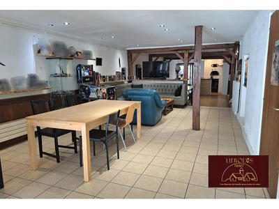 Maison de village - 230 m² - 2 pièces