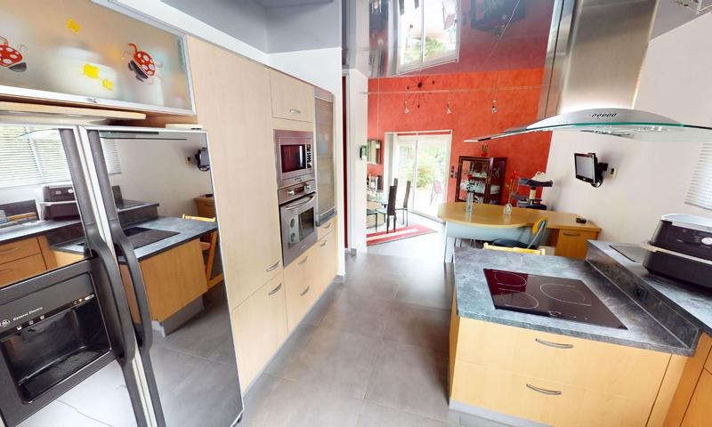 Maison contemporaine - 222 m² - 8 pièces