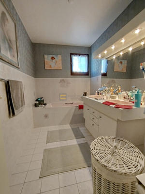 Appartement - 85 m² - 3 pièces