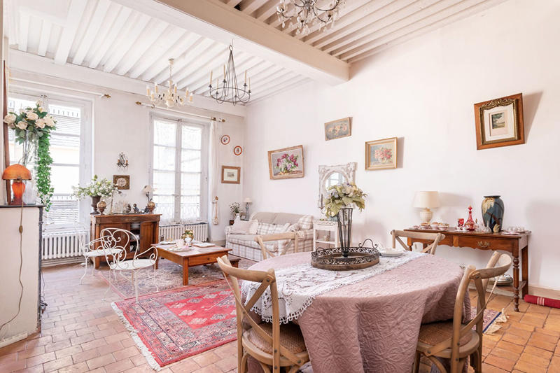 Appartement - 140 m² - 5 pièces