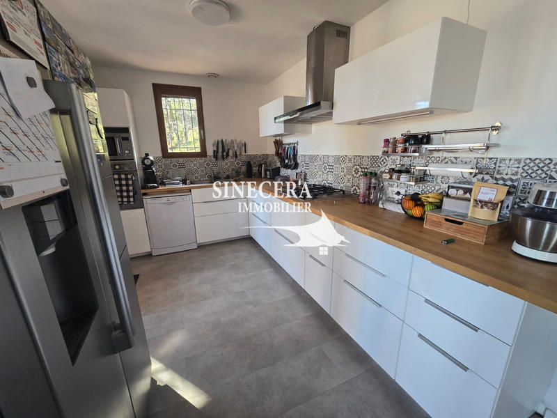 Villa - 198 m² - 10 pièces