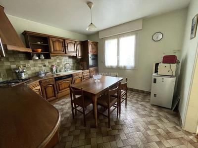 Maison - 151 m² - 7 pièces