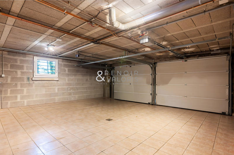 Maison - 195 m² - 7 pièces