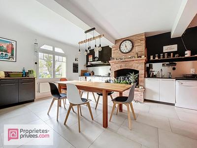 Maison - 200 m² - 8 pièces