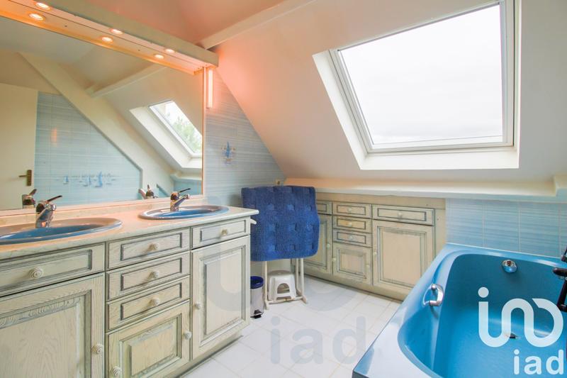 Maison - 225 m² - 10 pièces