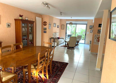 Maison - 140 m² - 6 pièces