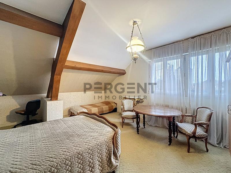 Maison - 253 m² - 10 pièces