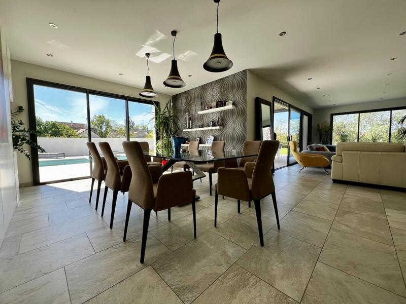 Villa - 185 m² - 6 pièces