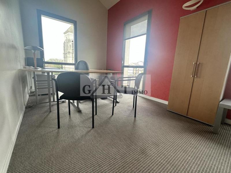 Bureau - 85 m²