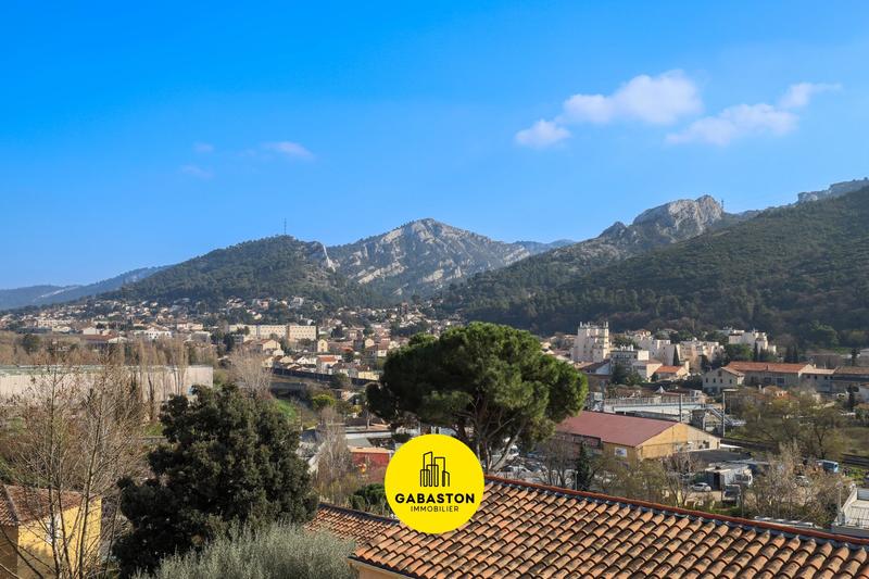 Appartement - 98 m² - 4 pièces