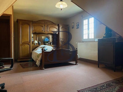 Maison - 167 m² - 6 pièces