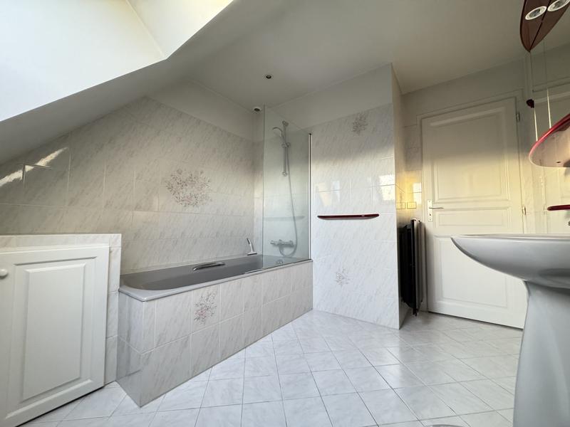 Maison - 145 m² - 6 pièces