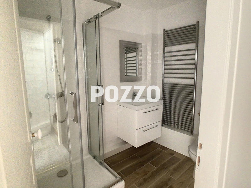 Local commercial - 56 m² - 5 pièces