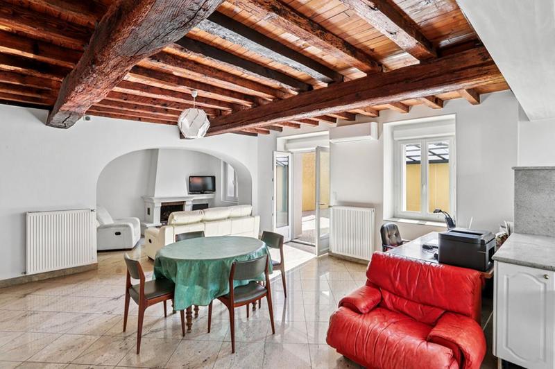 Maison - 285 m² - 10 pièces