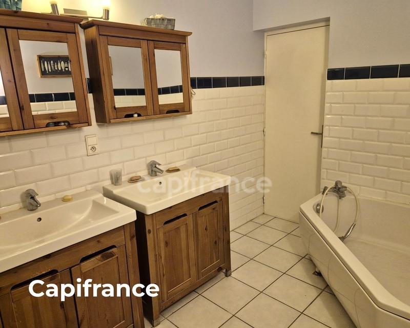Appartement - 202 m² - 8 pièces