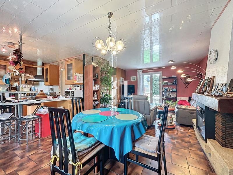 Maison - 98 m² - 4 pièces