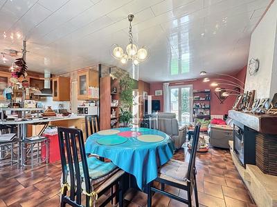 Maison - 98 m² - 4 pièces