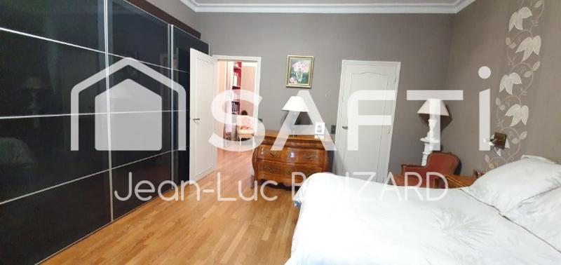 Maison de maîtres - 179 m² - 9 pièces