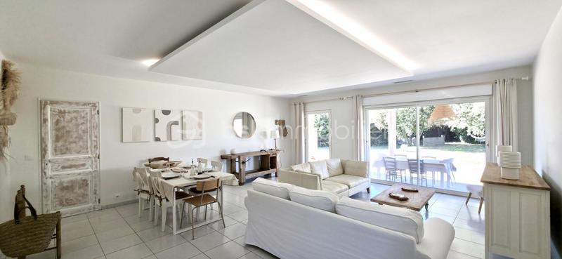 Maison traditionnelle - 164 m² - 6 pièces