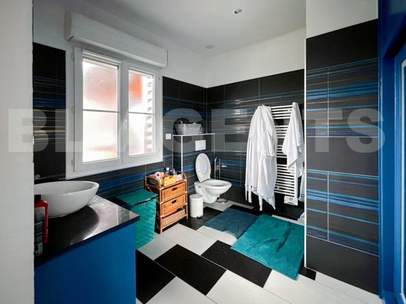 Villa - 322 m² - 6 pièces