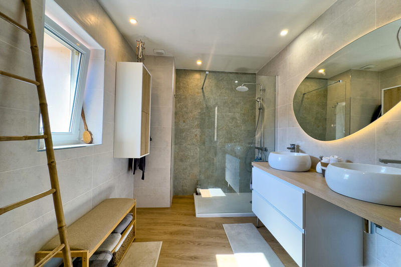 Maison - 175 m² - 5 pièces