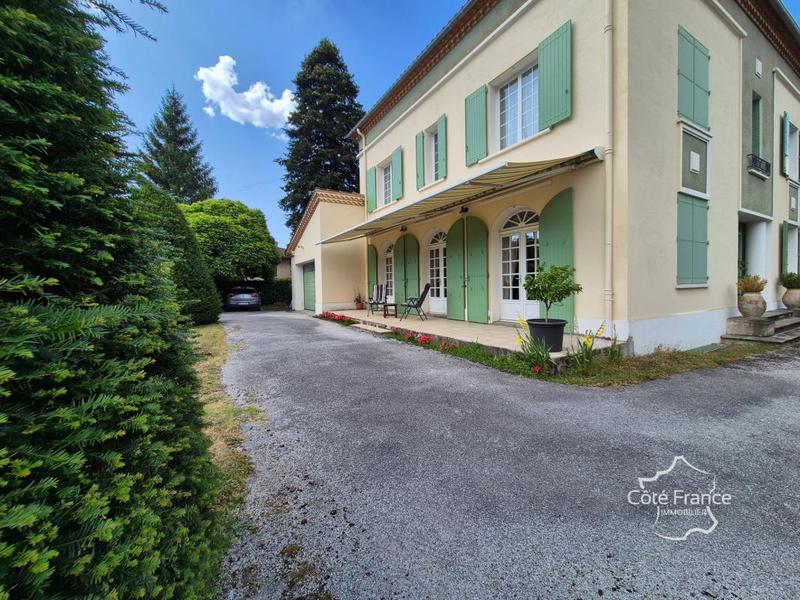 Maison de maîtres - 208 m² - 7 pièces