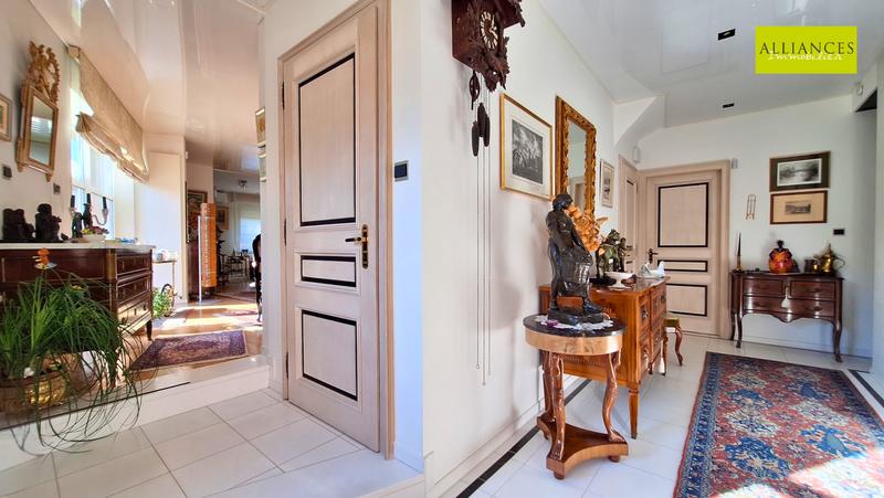 Maison - 226 m² - 7 pièces