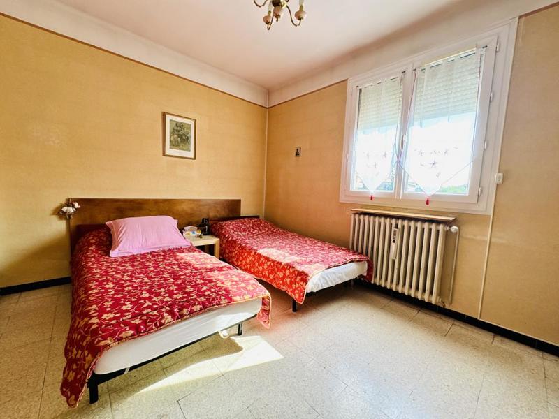 Propriété - 220 m² - 7 pièces