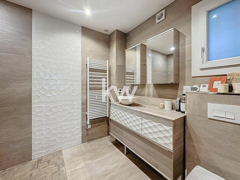 Appartement - 92 m² - 4 pièces