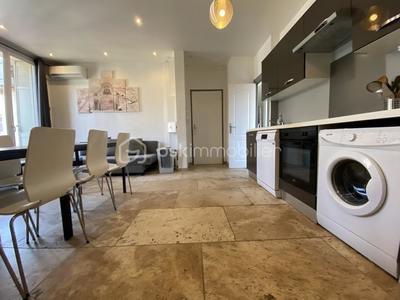 Appartement - 77 m² - 5 pièces