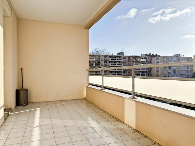 Appartement - 80 m² - 3 pièces