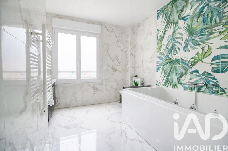 Maison - 96 m² - 5 pièces