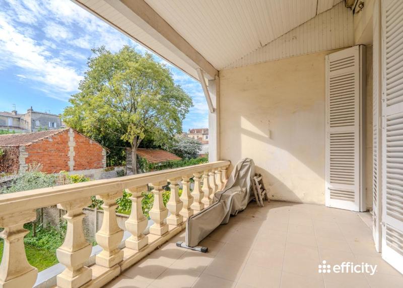 Maison bourgeoise - 250 m² - 8 pièces