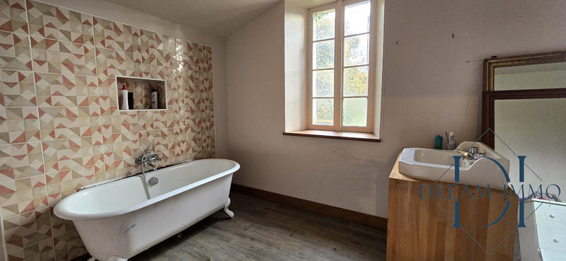 Maison - 200 m² - 4 pièces