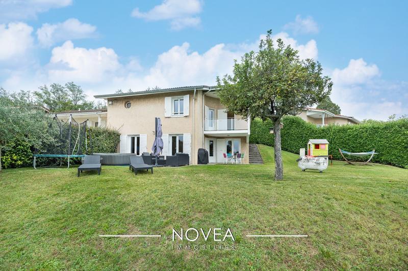 Maison - 135 m² - 6 pièces