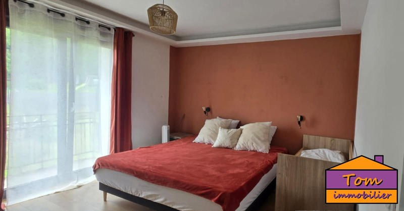 Maison - 200 m² - 8 pièces